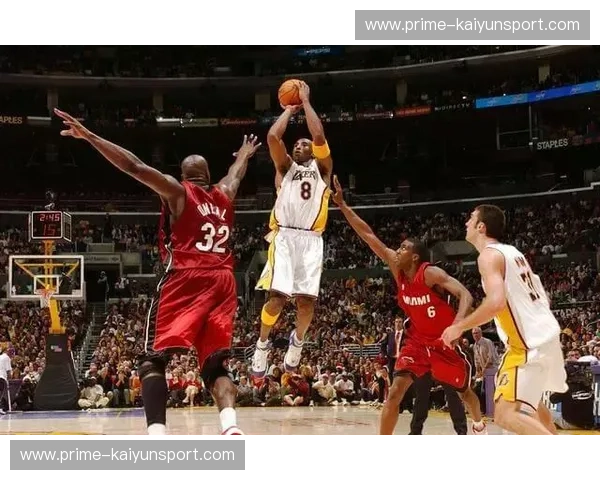 篮球赛后评分与关键数据:全面解析球员表现 篮球赛后评分与关键数据:全面解析球员表现